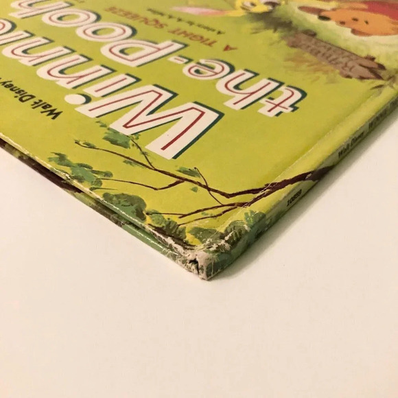 Vintage 1976 Walt Disneys Winnie The Pooh A Tight Squeeze  Golden Book - Picture 4 of 14